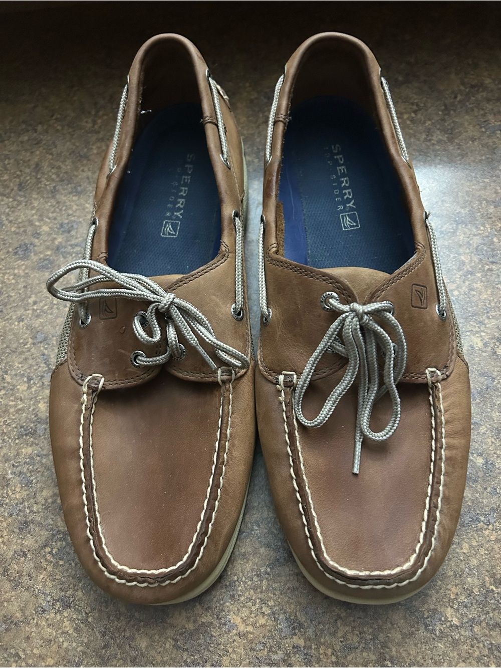 Sperry Men’s Brown Leather Lace-Up Boat Shoes with Gray Laces